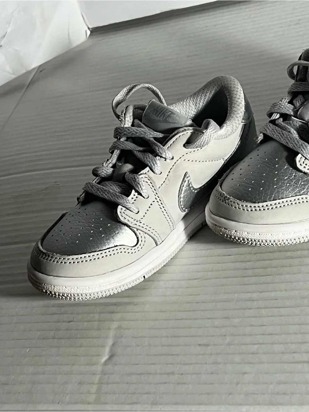 Nike size 9 children good condition